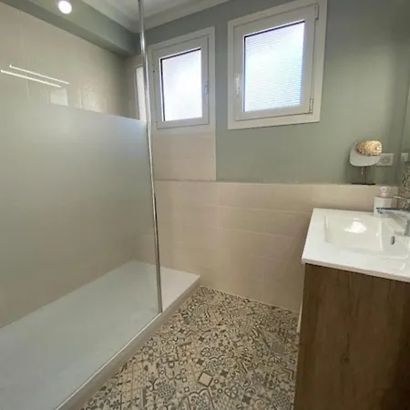 Apartment Renove 85m2, Terrasse, Parking, Face A - Fr-1-494-149